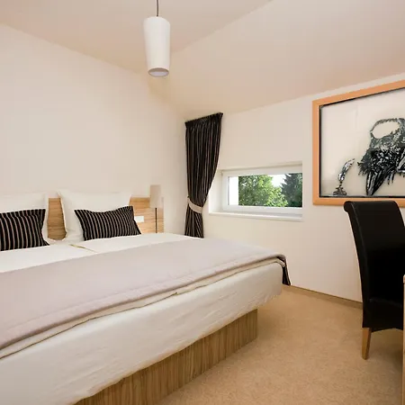 Ambient 3*